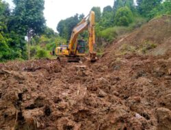 PT Vale Turunkan Alat Berat, Buka Akses Jalan Masyarakat Pasca Bencana Banjir Bandang di Luwu