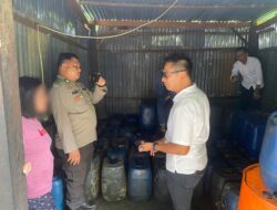 Polisi Bongkar Gudang Penyimpanan BBM Ilegal, Sita 138 Jeriken Berisi 5,4 Ton Solar Subsidi