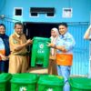 Wujud PPM, PT CLM Distribusikan 180 Tong Sampah ke Desa Puncak Indah