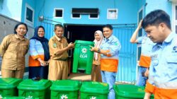 Wujud PPM, PT CLM Distribusikan 180 Tong Sampah ke Desa Puncak Indah