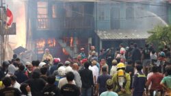 ‎Kebakaran Hebat di Sorowako, Bupati Irwan Turun Langsung ke Lokasi