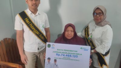 Fitri Tarani Terima Santunan Biaya Pengobatan dari Program JKK BPJS Ketenagakerjaan