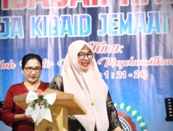 Hadir di Natal Jemaat Tarabbi, Wabup Puspawati Serukan Damai, Toleransi, dan Kasih di Luwu Timur