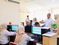 Bupati Irwan Sidak Sejumlah OPD, Tegaskan Kepatuhan Jam Kerja