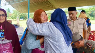 Wabup Puspawati Turun Langsung Serahkan Bantuan Korban Kebakaran Nuha