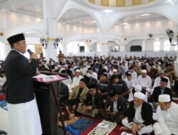 Takbir Menggema di Masjid Agung Malili, Bupati Irwan Ajak Jadikan Idul Fitri Energi Pembangunan