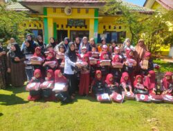 Tak Lagi Pikirkan Biaya Seragam, Orang Tua Siswa SDN Ussu : Terima kasih Pak Bupati
