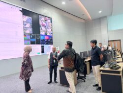 Matangkan Peluncuran Aplikasi Aduan dan Layanan Darurat 112, Kominfo Lutim Kunjungi War Room Kota Makassar