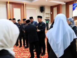 Perkuat Kinerja Pelayanan Publik, Bupati Irwan Lantik Pejabat Administrator dan Fungsional