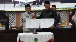 Bupati Luwu Timur Serahkan Ranperda APBD 2025, Tiga Ranperda Strategis Disetujui