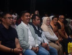 Anggota DPRD Luwu Timur Berbaur dengan Ribuan Warga di Konser Repvblik Band HUT ke-23
