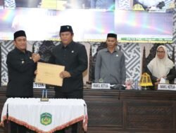 Bupati Irwan Sampaikan Pendapat Akhir Ranperda Penyertaan Modal Perumdam Waemami