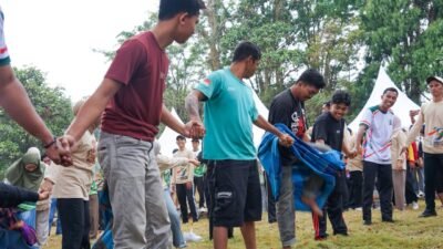 Kenalkan Dengen di Tengah Games Estafet, Bupati Luwu Timur Pikat Kontingen dengan Kekayaan Lokal